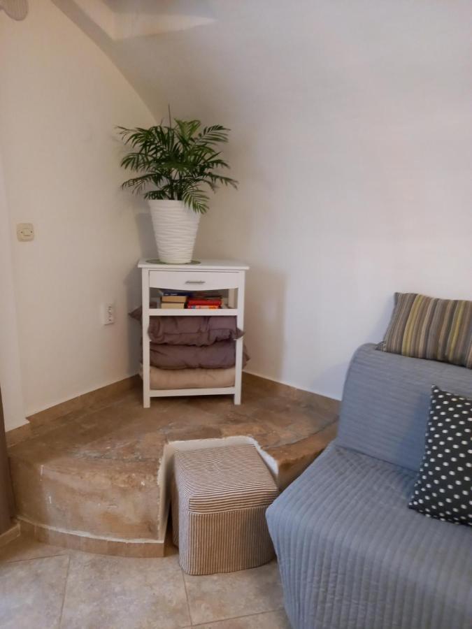 Bunari Studio Apartment Ровинь Экстерьер фото